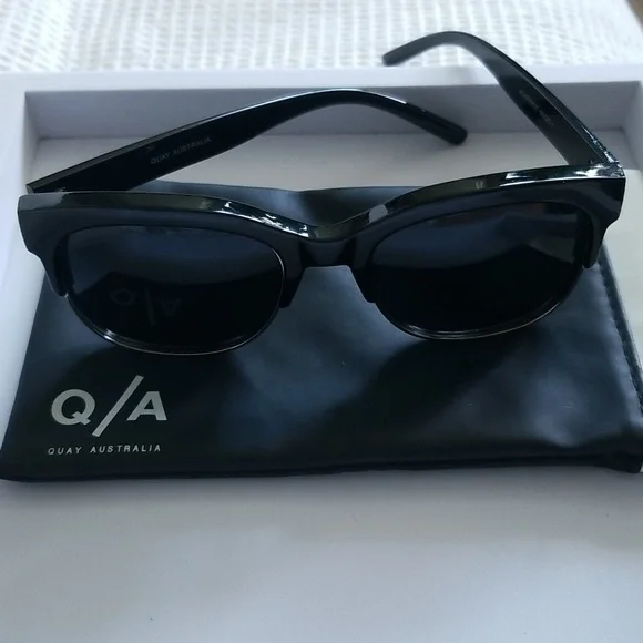 Quay Australia | Accessories | Qa Quay Australia Heartbeat  display picture 1